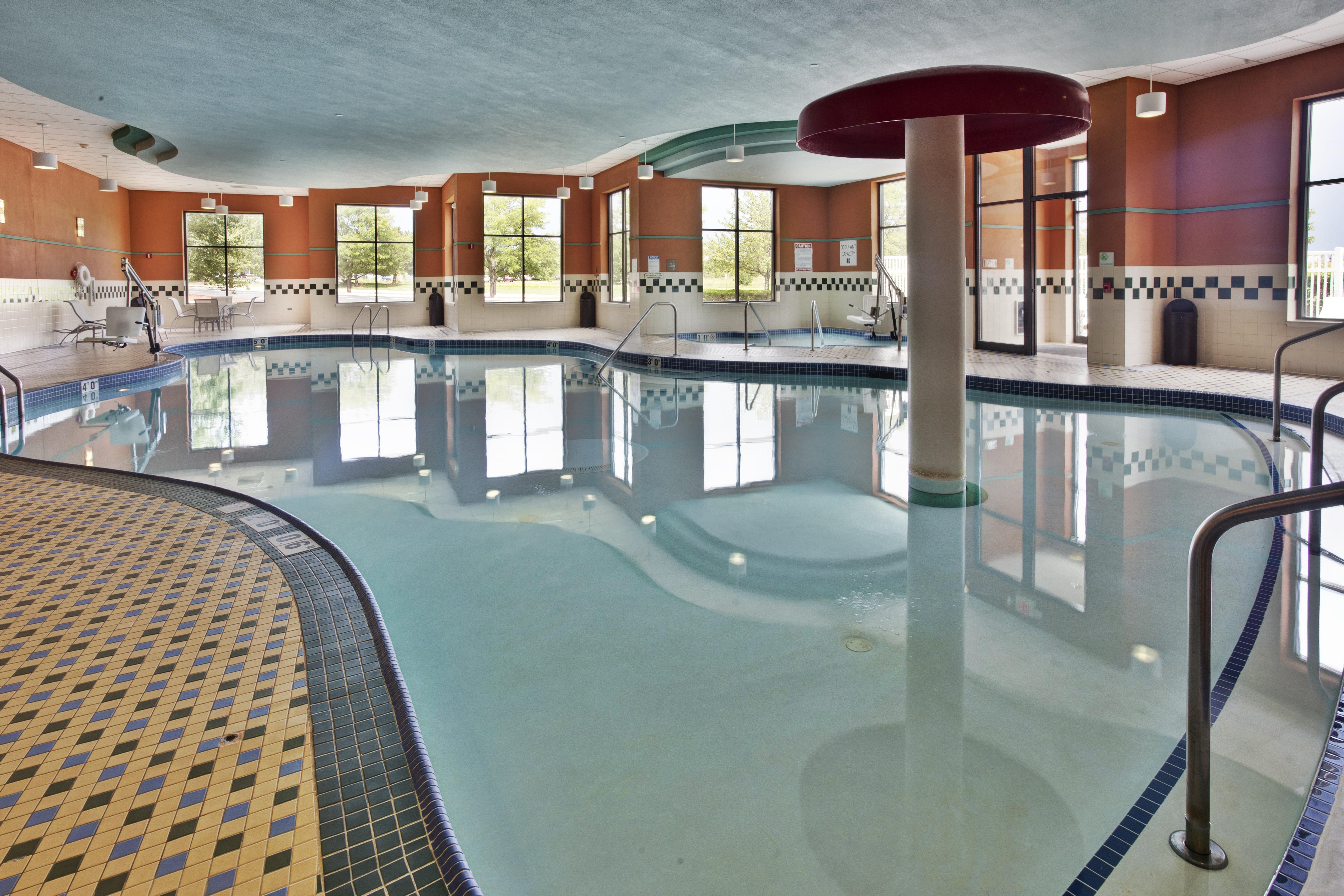 Holiday Inn Hotel & Suites Chicago Northwest - Elgin By Ihg Exterior foto